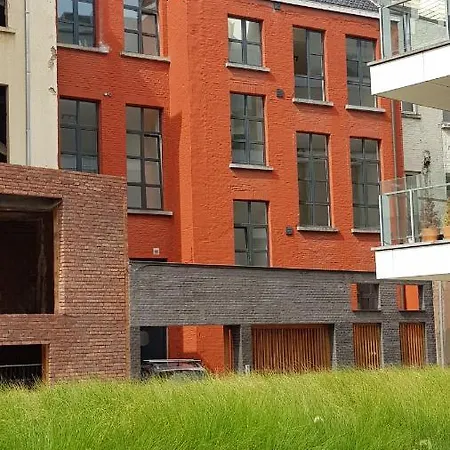 Luxury New Near The Center 아파트 헨트